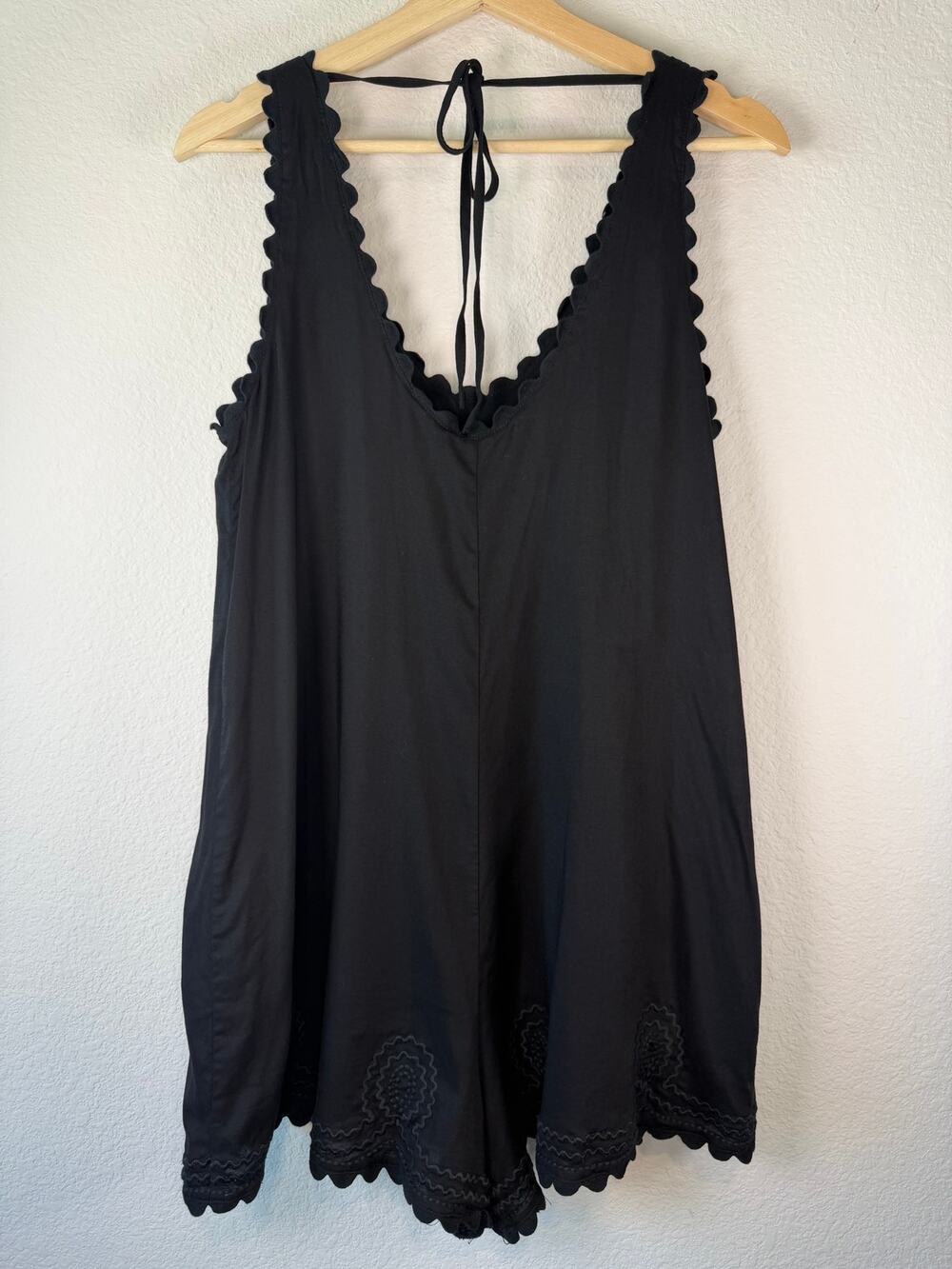 J.Marie Kyler Romper Black Scalloped Trim V-Neck Linen Blend Pockets Womens S